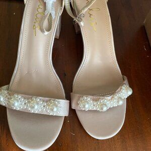 Lulus Champagne Satin Ankle Strap with Peal accent High Heel Sandals Sz 6.5